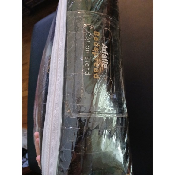 Adalie Medallion Queen Cotton Oversized Bedspread & Pillow Shams Berry Red - Picture 4 of 6